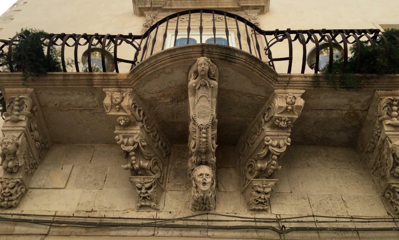Maniace 57, Ortigia Historic Center, 200 Mt From The Beach Syracuse Exterior photo